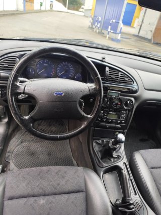 Ford Mondeo ST200
