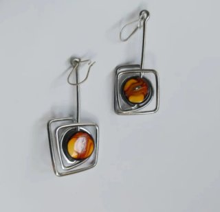 Pendientes largos plata con detalle multicolor