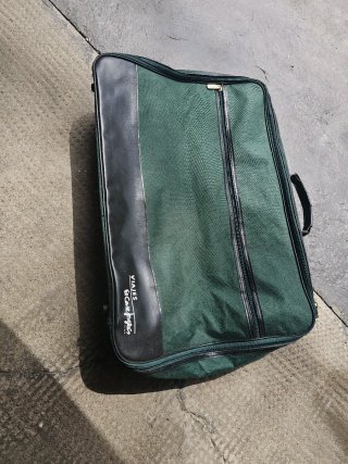 Bolso de viaje verde y negro medida .60.40.15