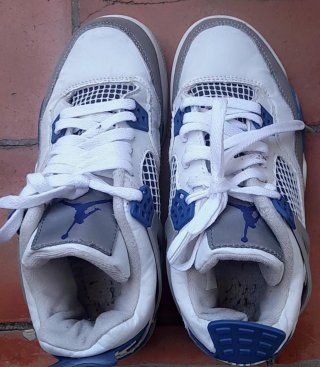 Zapatillas Nike Jordan Blancas y Azules