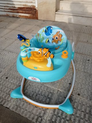 Andador bebé Bichos Bright Starts