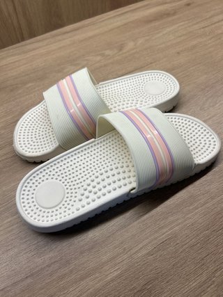 Chanclas Shein Talla 35 Rosas y Blancas