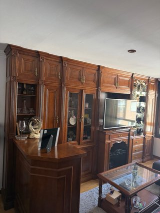 Mueble de salón completo madera de castaño macizo.