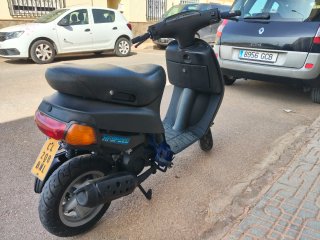 Piaggio Zip 49/50cc AC Scooter Negra