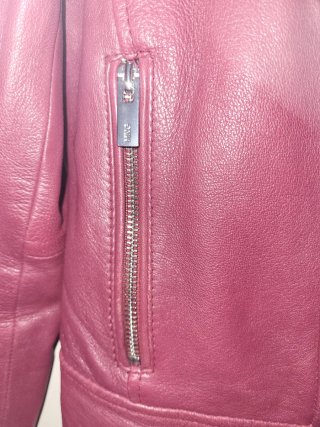 Chaqueta tipo Biker cuero Mango burdeos