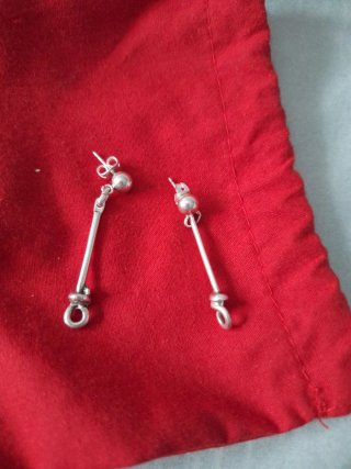Pendientes largos plateados