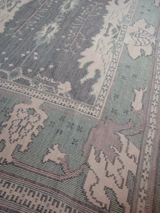 Alfombra rosa y gris, doble cara.