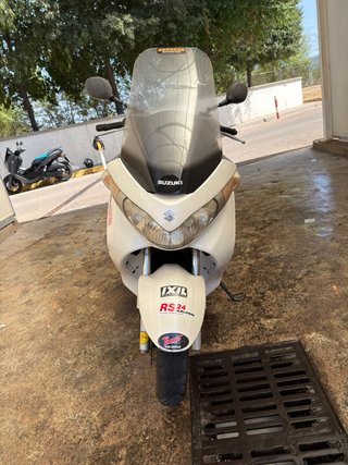 Suzuki Burgman 200cc Blanca