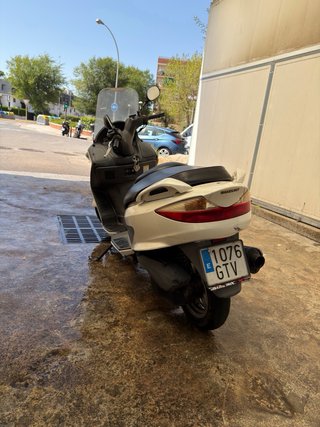 Suzuki Burgman 200cc Blanca