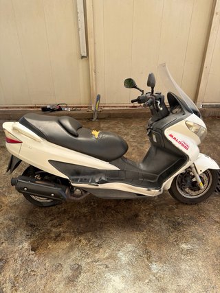 Suzuki Burgman 200cc Blanca