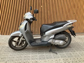 Honda SH 125 Scooter Gris Plata