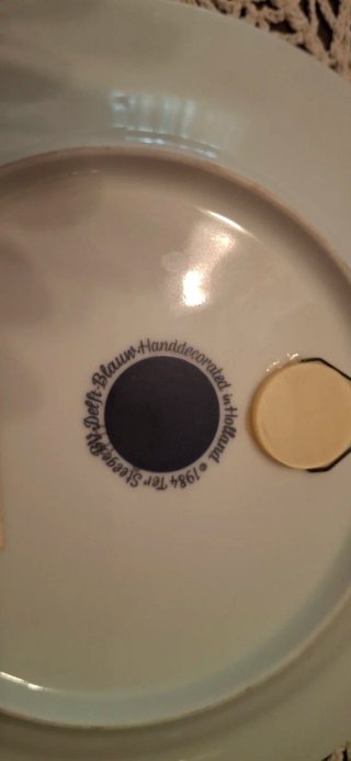 Piatto in ceramica decorato