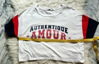 Camiseta Crop Authentique Amour Talla S