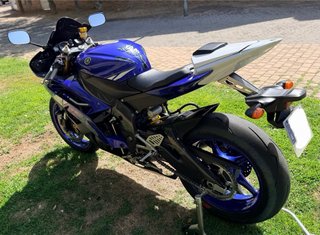 Yamaha YZF R6R 2008 Azul y Blanca.