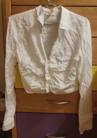 Camisa blanca elegante mujer