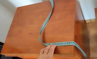 Mesita y cómoda pequeña madera