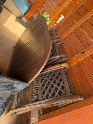 Conjunto mesa y sillas de madera exterior