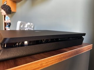 PlayStation 4 Slim Nera