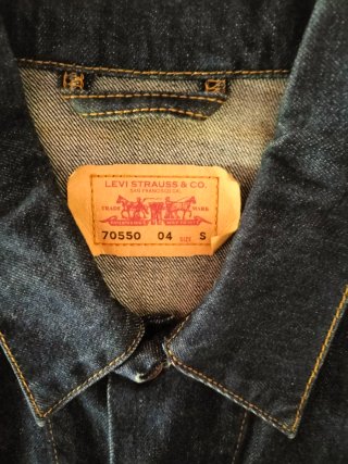 Cazadora tejana Levi's azul. Talla S. Modelo 70550