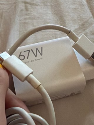 Cargador Xiaomi 67W y Cable USB