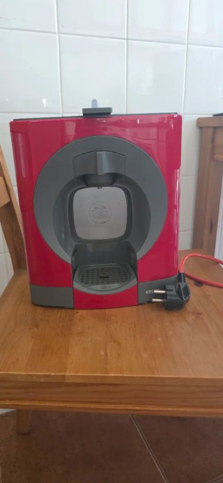 Cafetera Dolce Gusto Roja