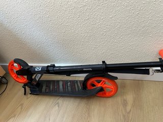 Patinete infantil naranja