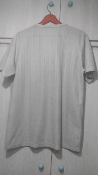 Camiseta hombre beige y gris