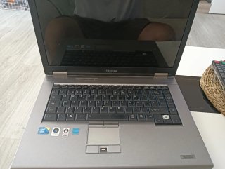 Portátil Toshiba Gris/Plateado