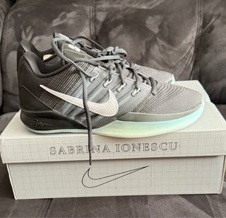 Nike Sabrina 3 Talla 40.5. A estrenar!