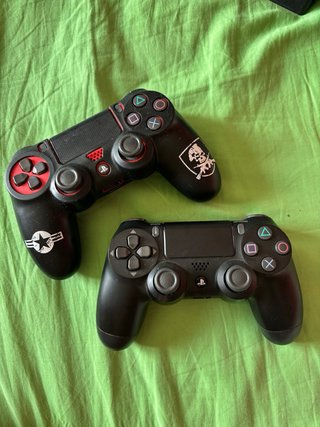 PS4 Pro 1TB Negra + 2 Mandos + 9 Juegos