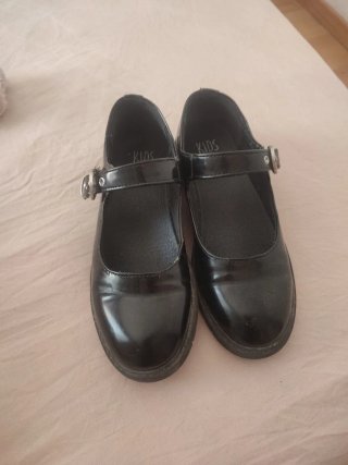 Merceditas charol negras talla 34