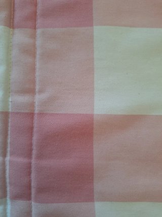 Edredón ajustable cuadros rosa y blanco