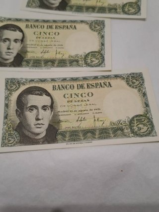 Lote 3 Billetes 5 Pesetas España números seguidos