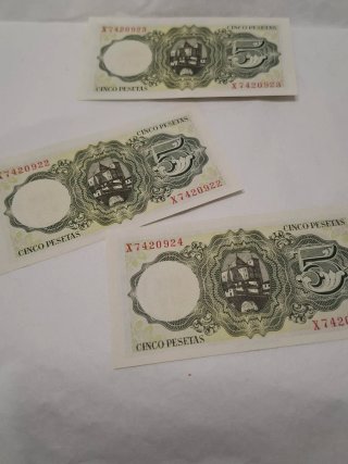 Lote 3 Billetes 5 Pesetas España números seguidos