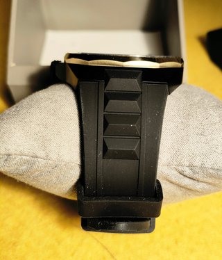 Reloj GUESS nuevo, negro