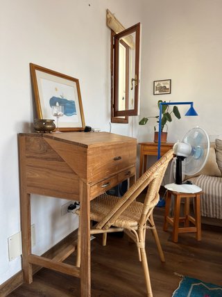 Escritorio bureau antiguo de teca, pieza única.