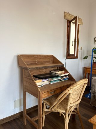 Escritorio bureau antiguo de teca, pieza única.