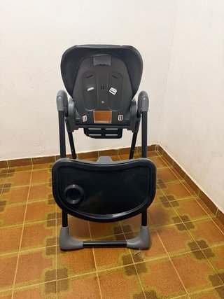 Trona para bebé con estampado de plumas