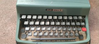 Máquina de escribir Olivetti Lettera 32