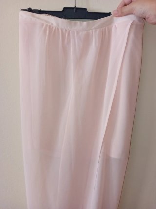 Falda rosa elegante