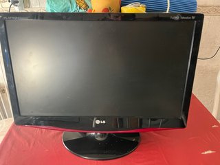 Monitor TV Full HD LG con schermo nero