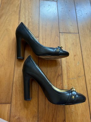 Tacones Coach Piel Hebilla Dorada