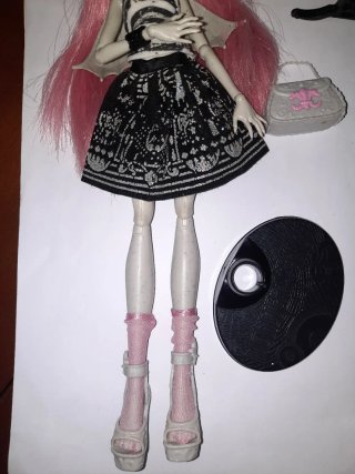 MONSTER HIGH MUÑECA ROCHELLE