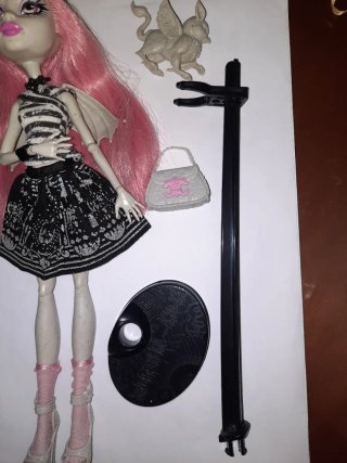 MONSTER HIGH MUÑECA ROCHELLE