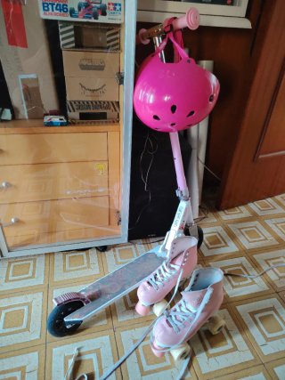 Pack Patinete, Patines y Casco Rosa
