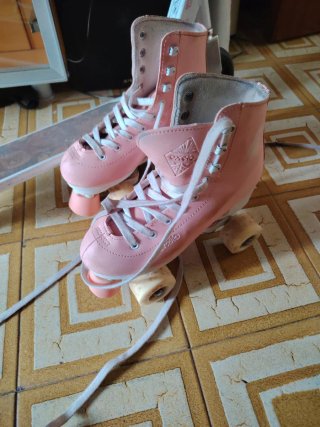 Pack Patinete, Patines y Casco Rosa