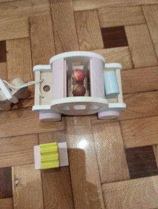 Coche de caballos de madera para niños