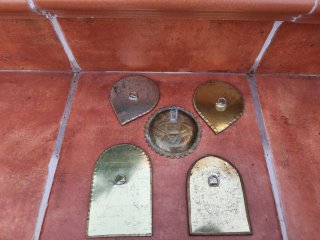 Taburete árabe de camello cuero y madera y espejos