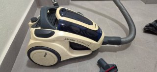 Aspirador UFESA 2200W