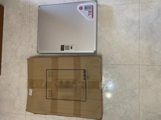 Armario para llaves con mando y teclado